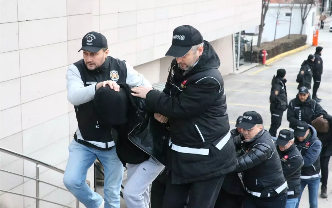 Eskişehir’de Uyuşturucu Operasyonu: 15 Gözaltı, 7 Tutuklama