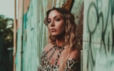 Modern Zarafetin Yüzü: Duygu Coşgun