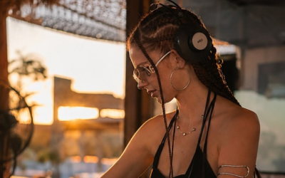İriska: Müziğin Ritmini Yaşayan Bir DJ ve Model